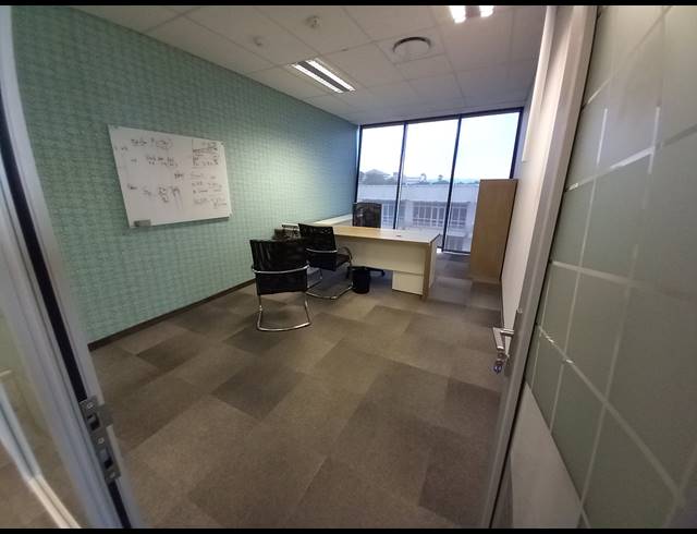 2,248M² OFFICE TO LET IN BRYANSTON